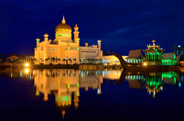 The Sultan Omar Ali Saifuddien Mosque