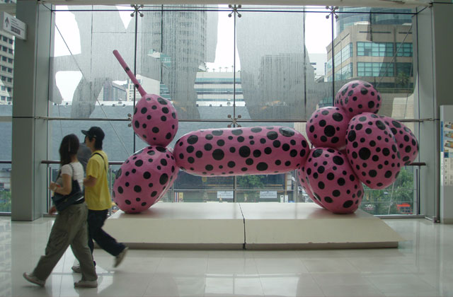 Modern art in very modern shopping centres | by Flight Centre's Tiffany Apatu