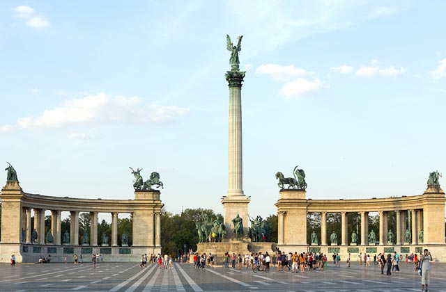 Heroes' Square