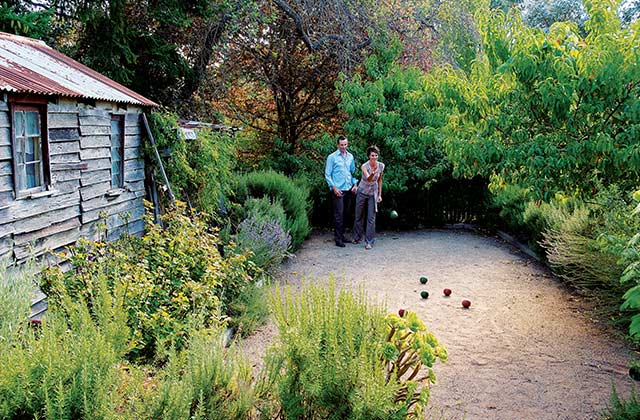Traditional game of bowls in Daylesford.