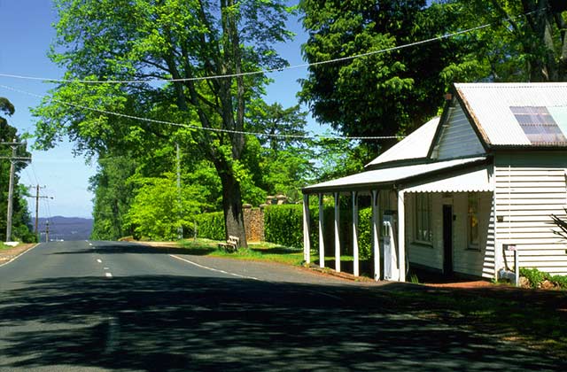 Stroll through the country towns in Daylesford and Macedonia Ranges.