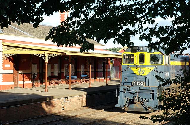Country train rides through the Daylesford and Macedonia Ranges.