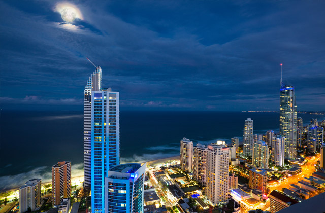 Surfers Paradise at night
