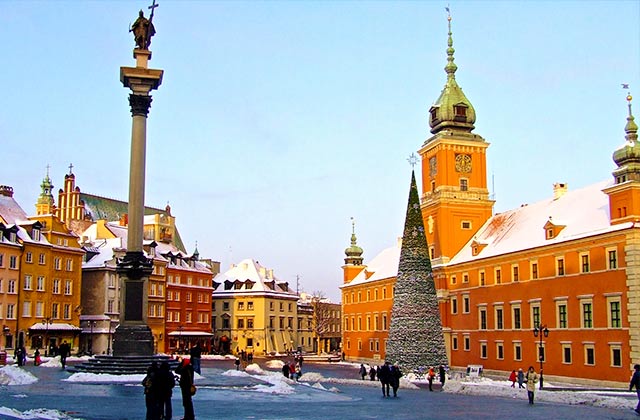 Column and Royal Castle, Warsaw | by Flight Centre's Karina McLean
