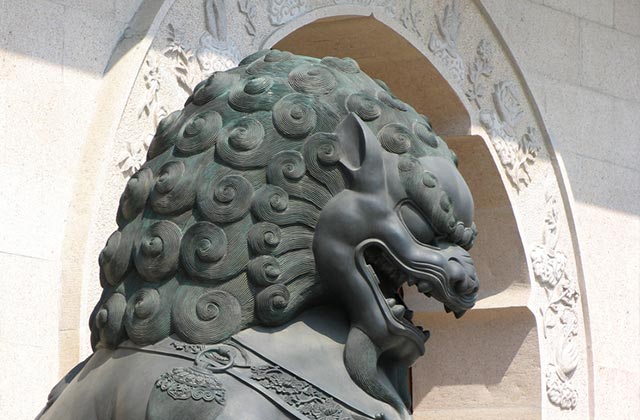 Jing 'an Buddhist Temple, West Nanjing Road