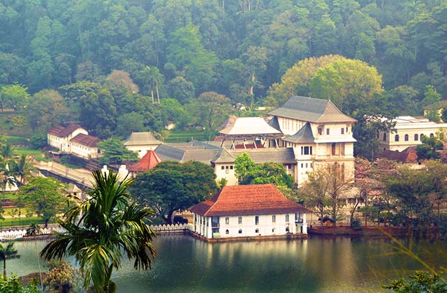 Temple of the Tooth, Kandy